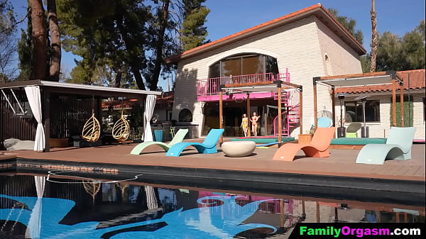 FamilyOrgasm – Family Guy Tounguing his Friend’s Stepdaughter on Sausage Day