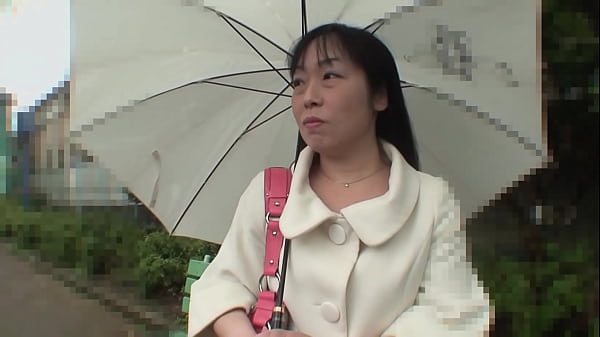 Hot Asian brunette Fumiko Manaka went to a guy’s house to fuck her