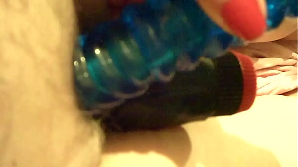 im playing with 2 big dildoes