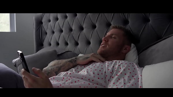 Puta voluptuosa Anni Star trabaja como enfermera cuando no esta trabajando como scort