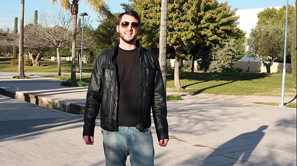 Follándome a la francesita del campus de la universidad