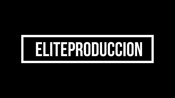 mientras vemos una pelicula termino metiendole mi rico pene a mi culona latina novia por su estrecho culo