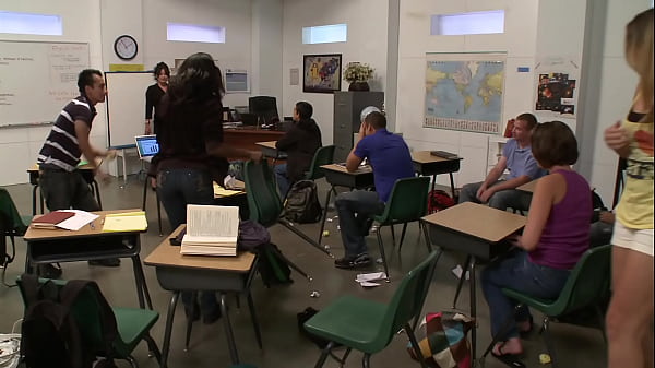 Fucking brunette big tits mom