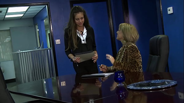 Isabella Sky And Mia Presley Lick, Pat And Finger Juicy Lesbian Pussies