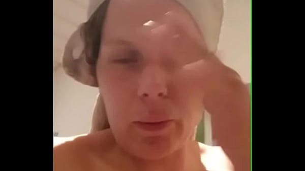 Quaroes Drips from Shower to Bed, Fucking Her Pussy to an Explosive Orgasm